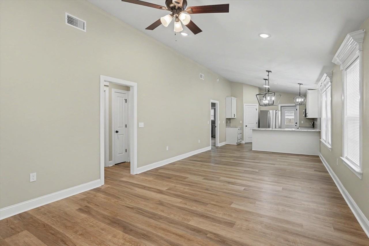 28 Sudai St - Photo 6 of 29