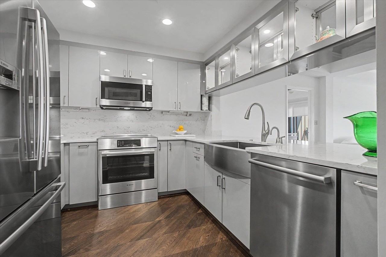 121 N Monroe St #1206 - Photo 2 of 26