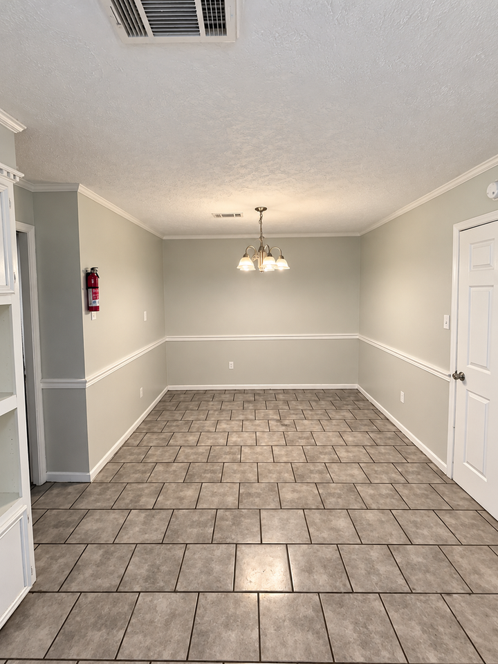 1426 Tracewood Dr - Photo 7 of 14