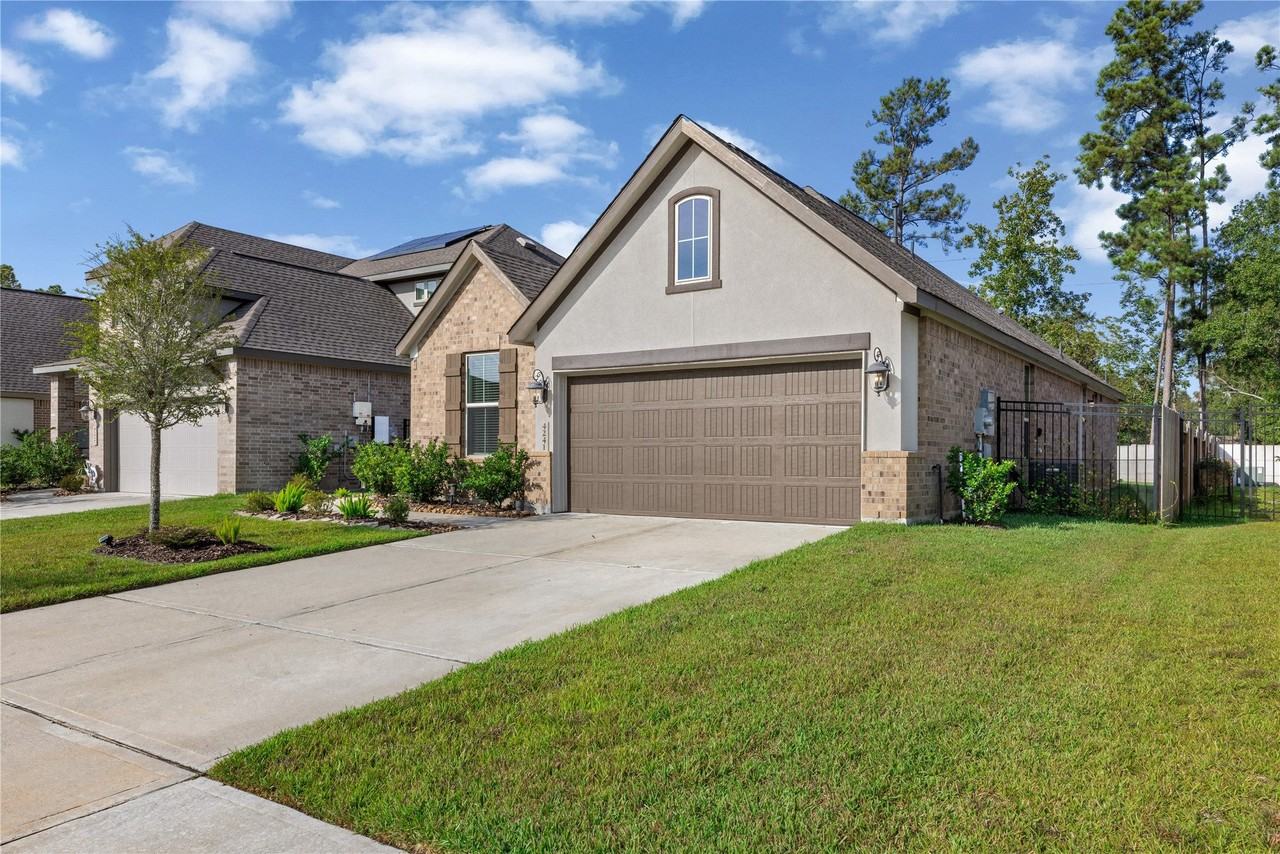 4241 Waterlily Spring Way - Photo 3 of 39