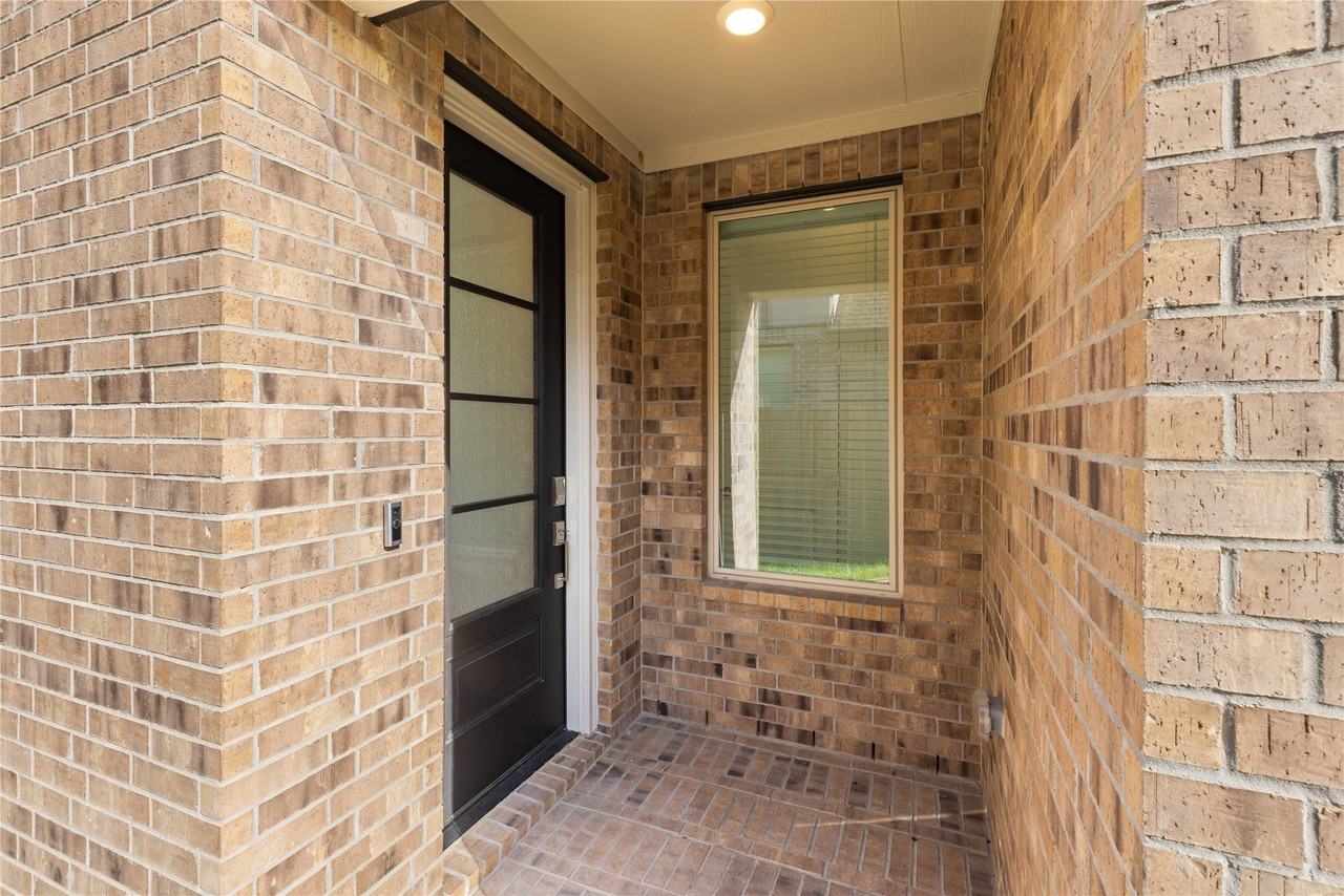 4241 Waterlily Spring Way - Photo 6 of 39