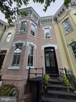113 4th St Se #B - Photo 1 of 1