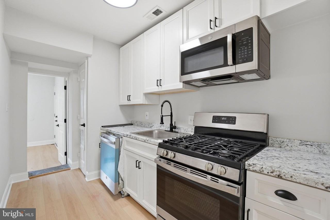 1250 Queen St Ne #2 - Photo 5 of 19