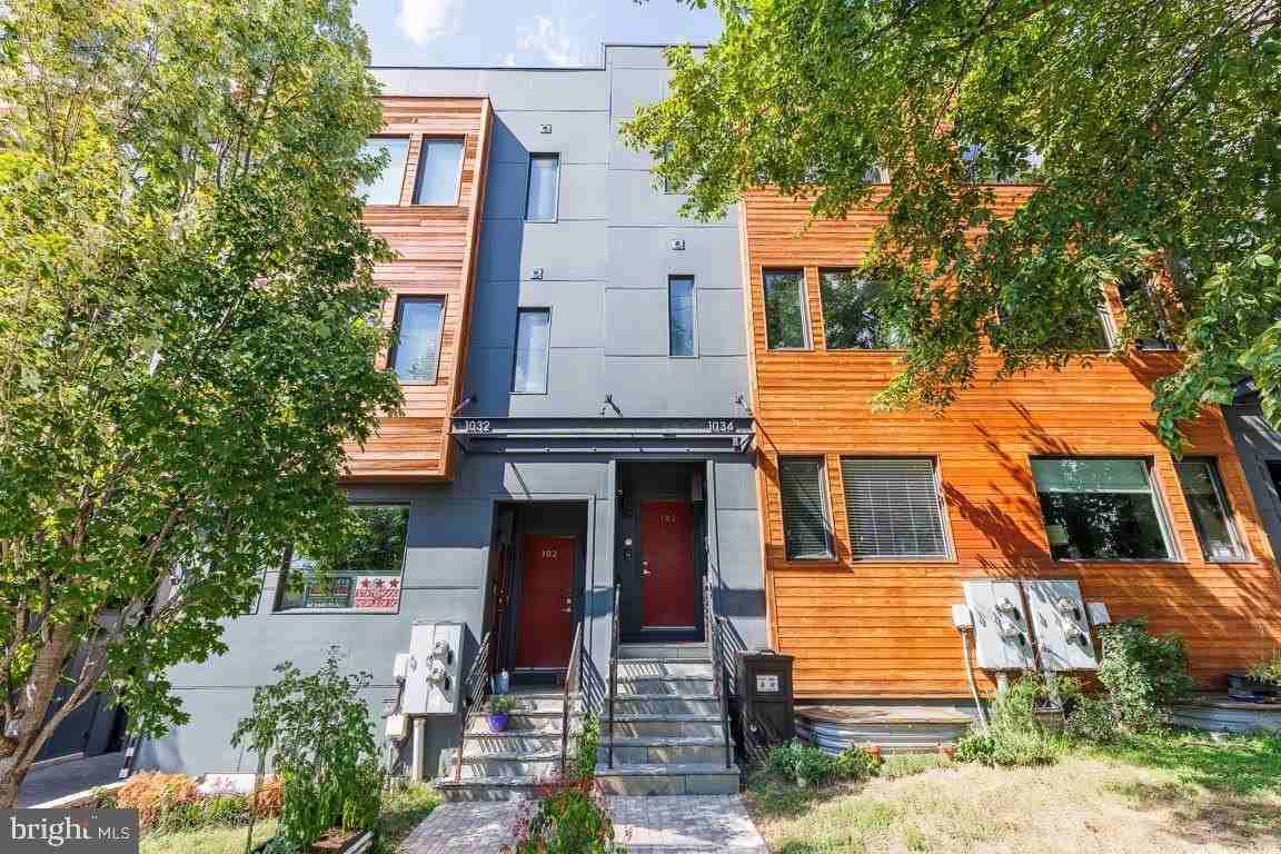 1034 Otis St Ne #101 - Photo 3 of 31