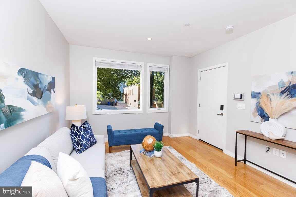 1034 Otis St Ne #101 - Photo 7 of 31