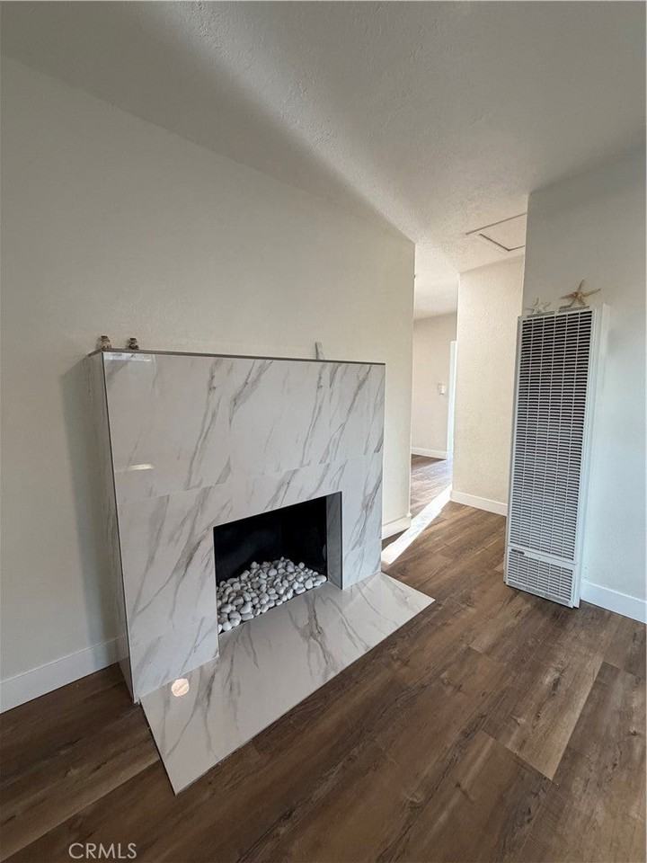 685 N Allen St - Photo 2 of 7