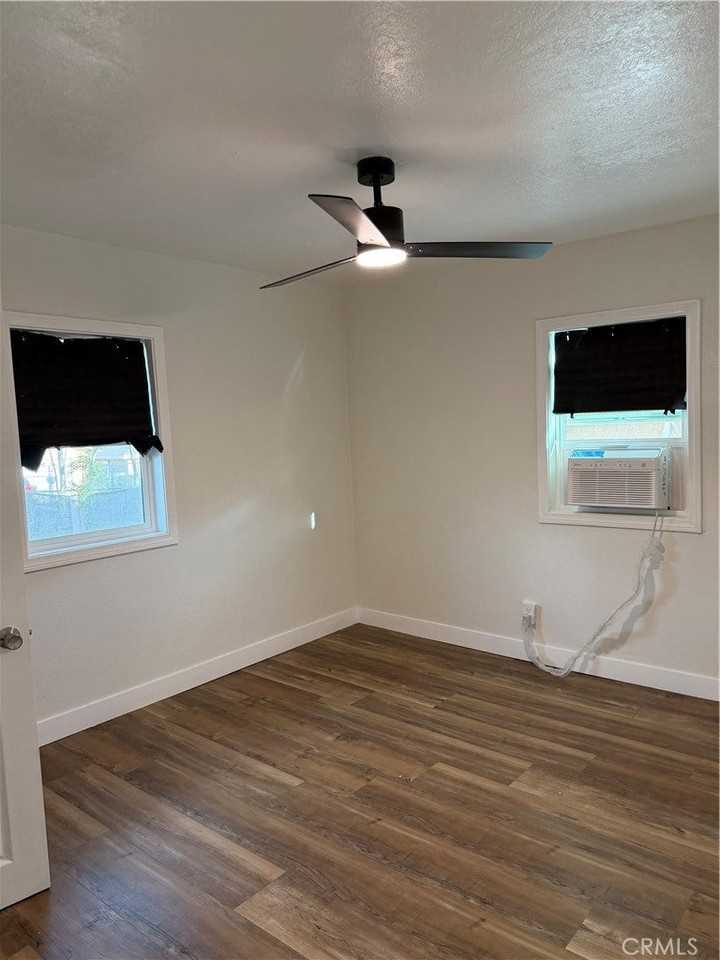 685 N Allen St - Photo 4 of 7
