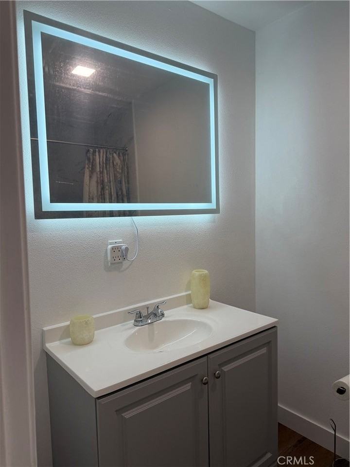 685 N Allen St - Photo 6 of 7