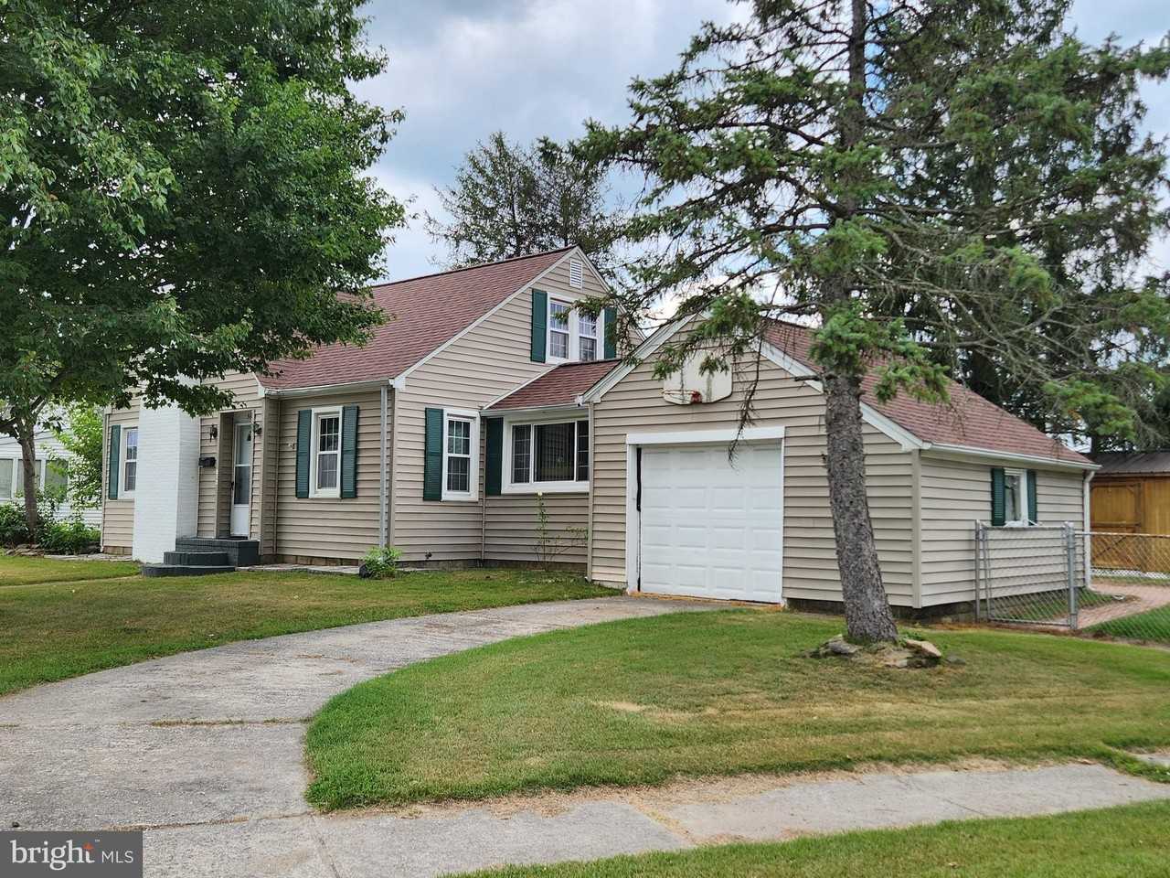 512 State St - Photo 3 of 34