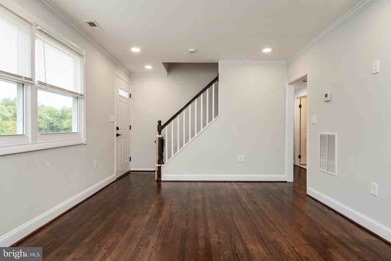 741 Silver Creek Rd - Photo 4 of 30
