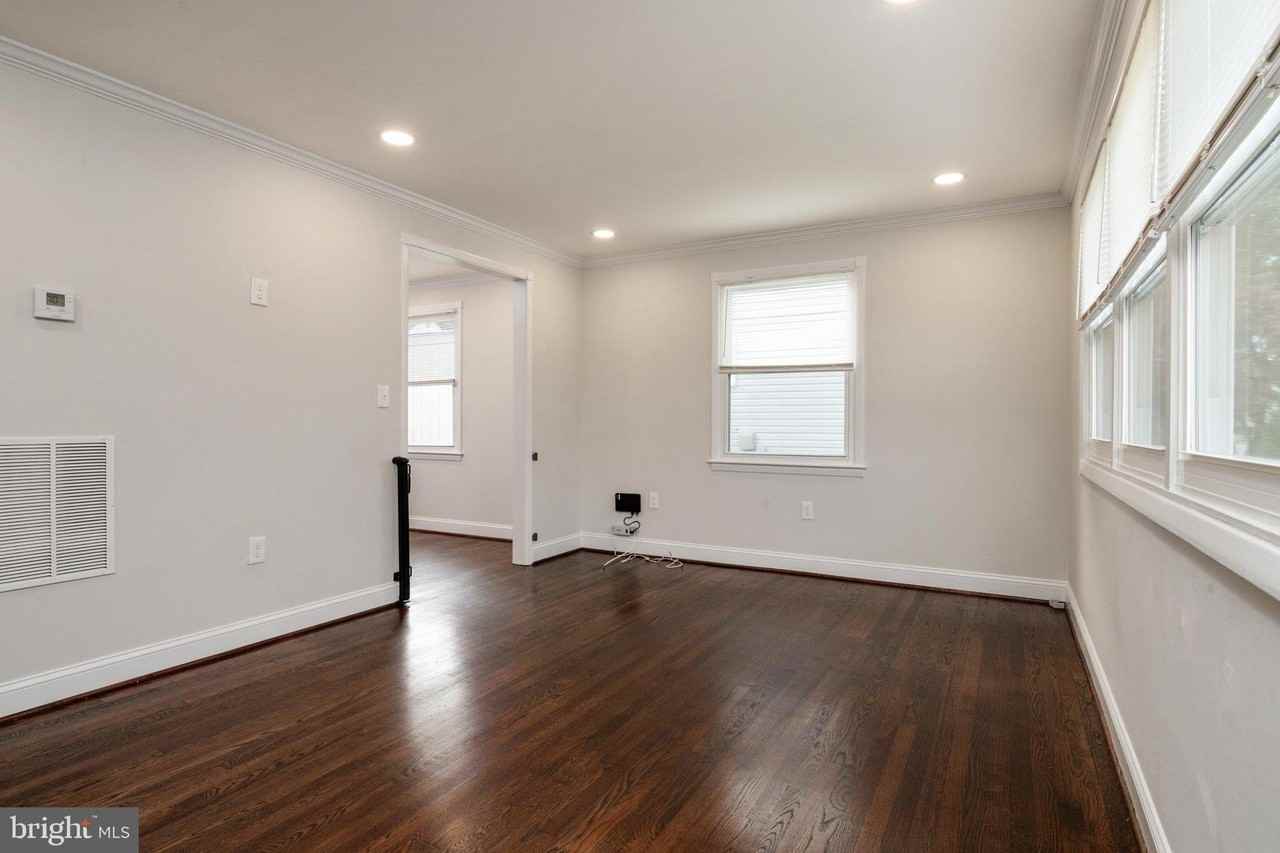 741 Silver Creek Rd - Photo 5 of 30