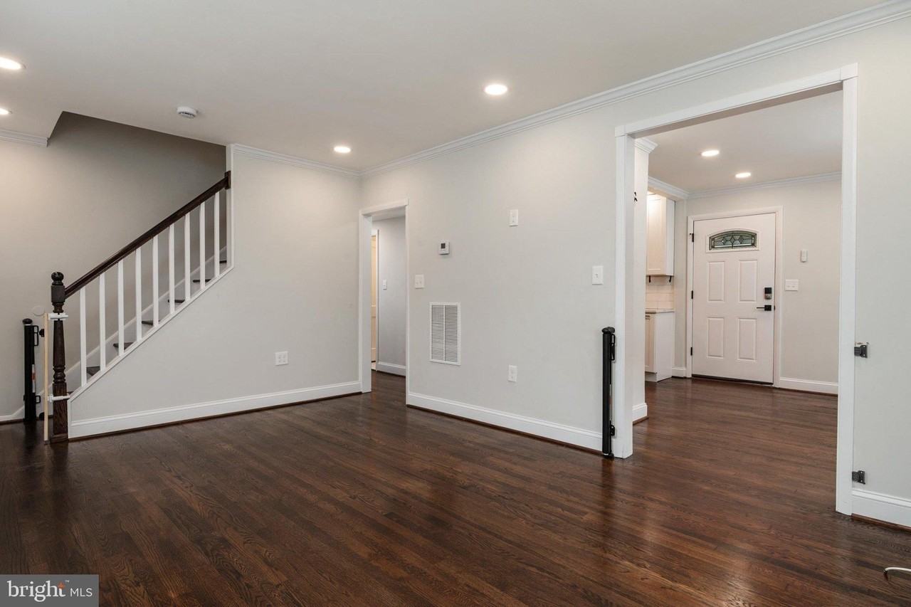 741 Silver Creek Rd - Photo 7 of 30
