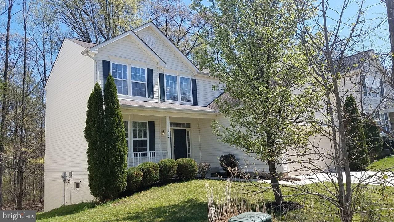 212 Patriots Way - Photo 2 of 32