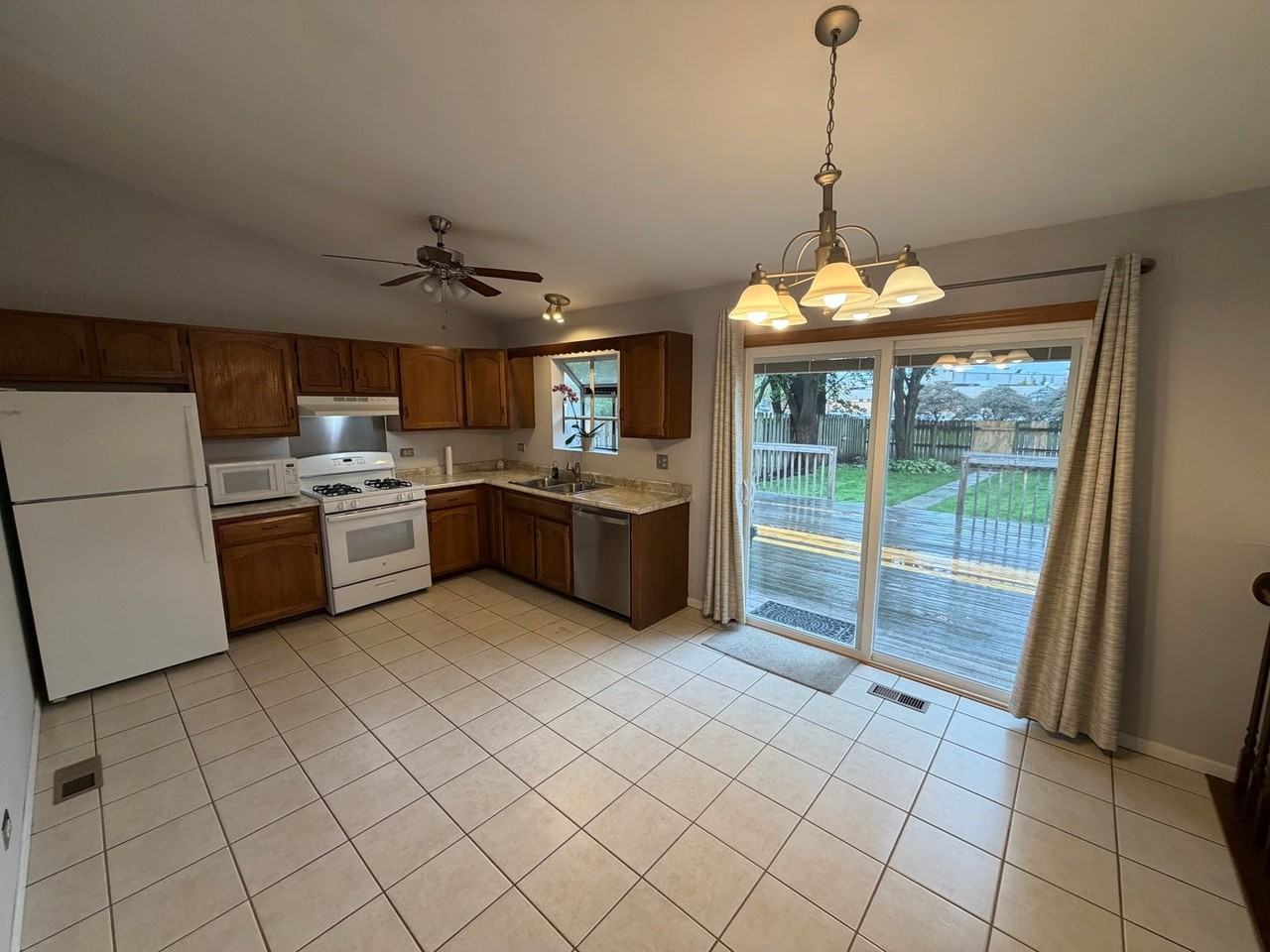 357 Pearson Cir - Photo 2 of 12