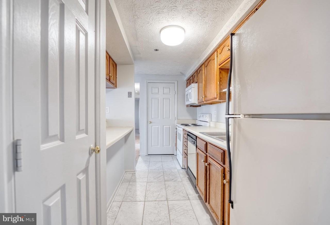 619 Himes Ave #101 - Photo 5 of 24