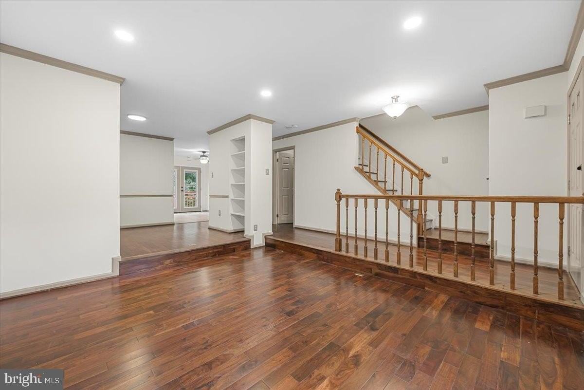 13630 Cedar Creek Ln - Photo 5 of 31