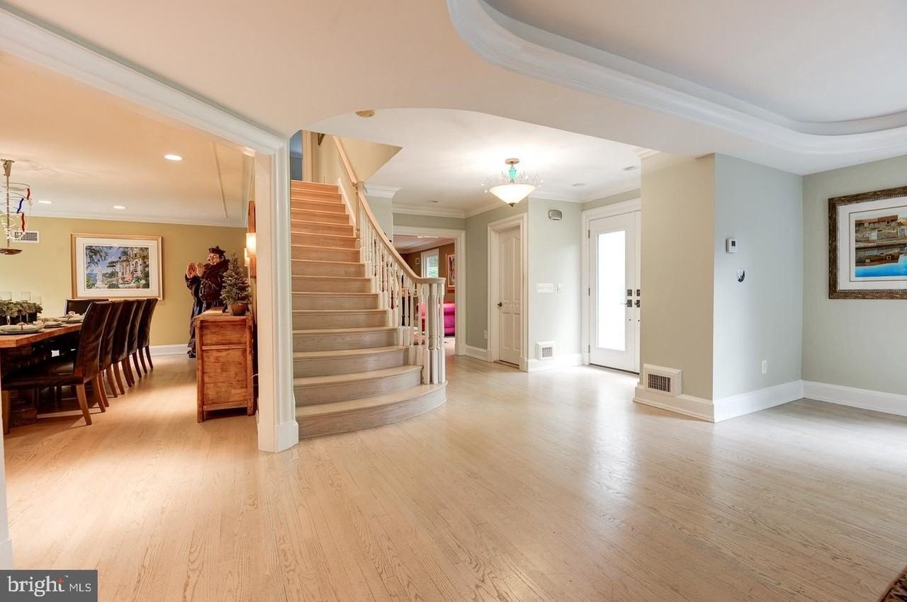 11501 Skipwith Ln - Photo 6 of 50
