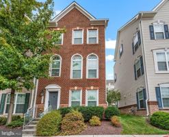 featured image of 10716 Eastland Cir