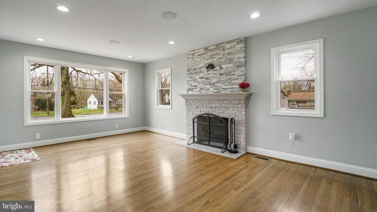 8218 Bock Rd - Photo 5 of 29