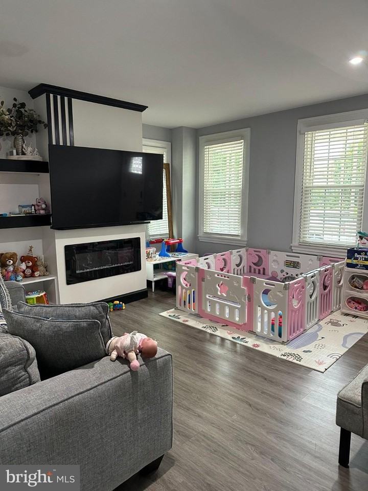 123 Pearl St - Photo 7 of 36