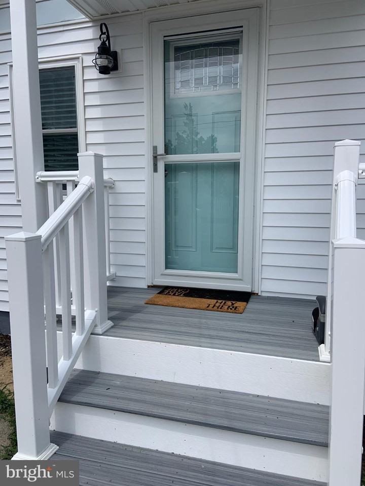 139 Oregon Ave - Photo 2 of 16