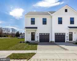 featured image of 385 N Tuckahoe Rd