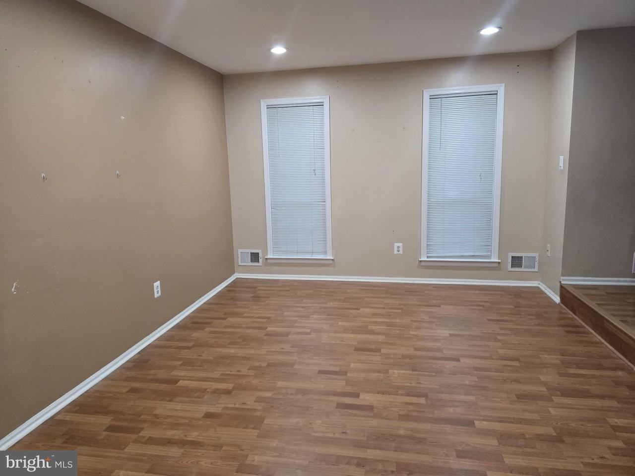 42 Stratton Ct - Photo 2 of 12
