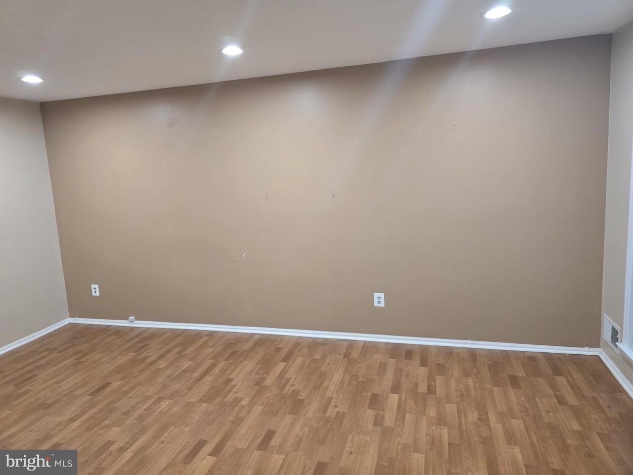 42 Stratton Ct - Photo 3 of 12