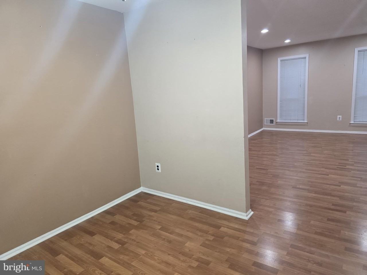 42 Stratton Ct - Photo 4 of 12