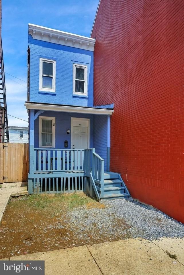 833 Green St - Photo 2 of 18