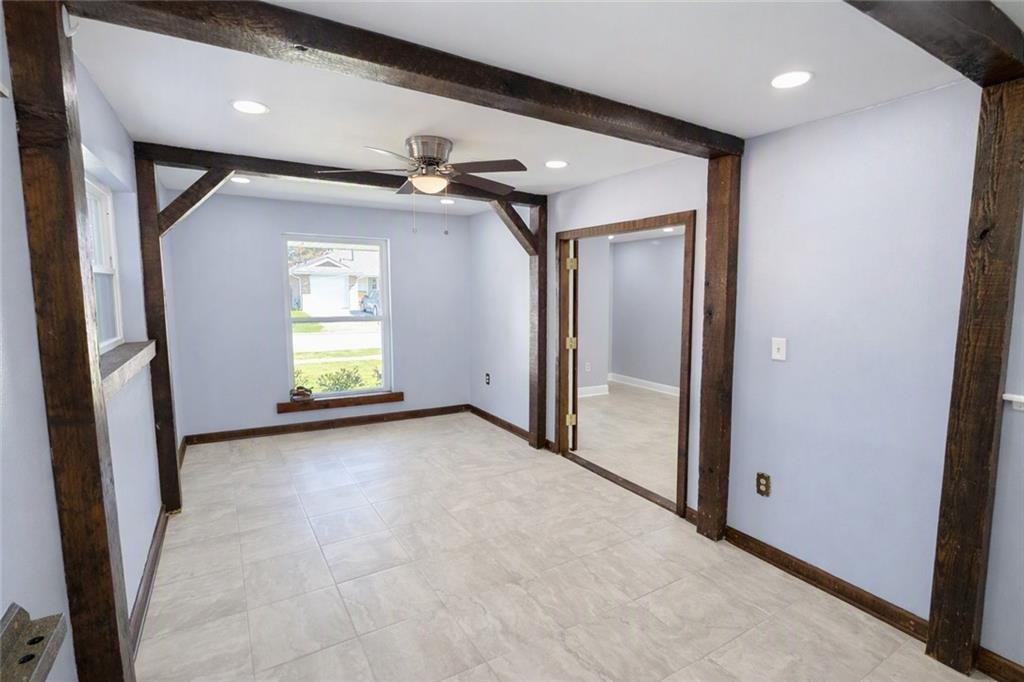 2152 Euclid St - Photo 4 of 15