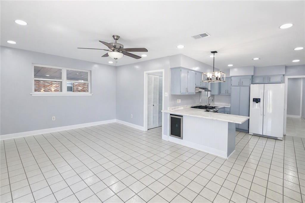 2152 Euclid St - Photo 5 of 15