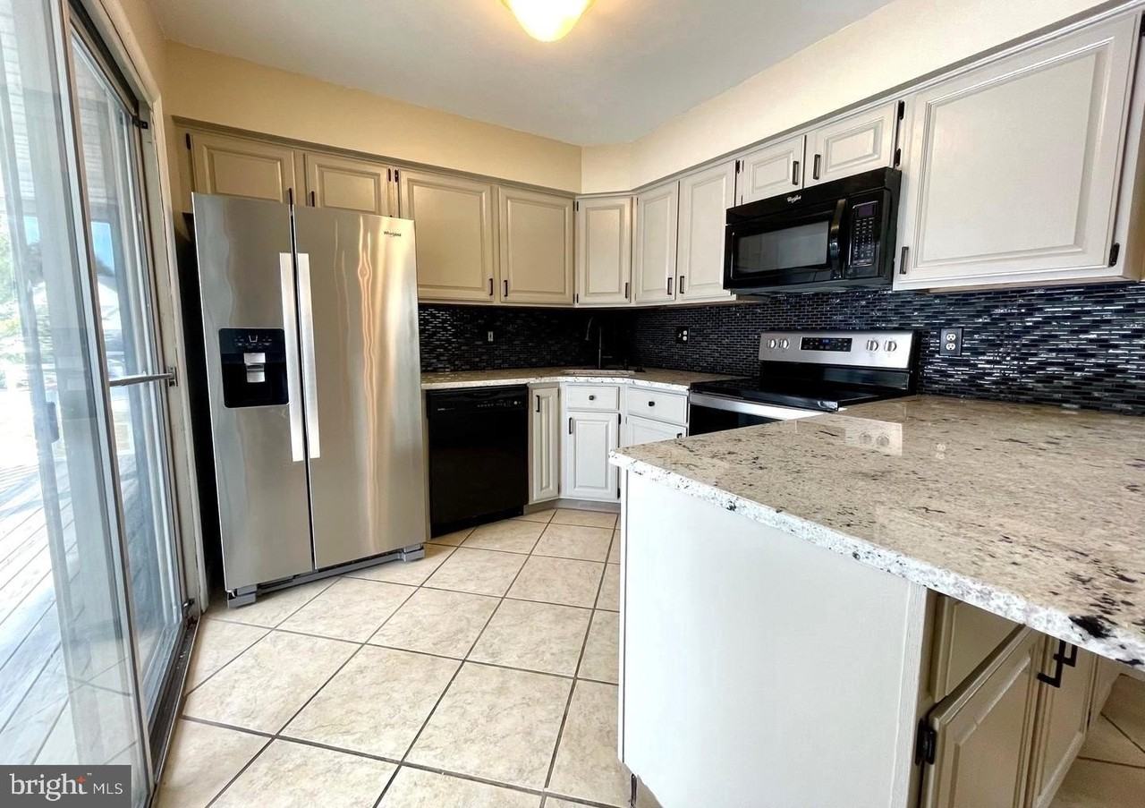 102 Grand Blvd #2 - Photo 2 of 27