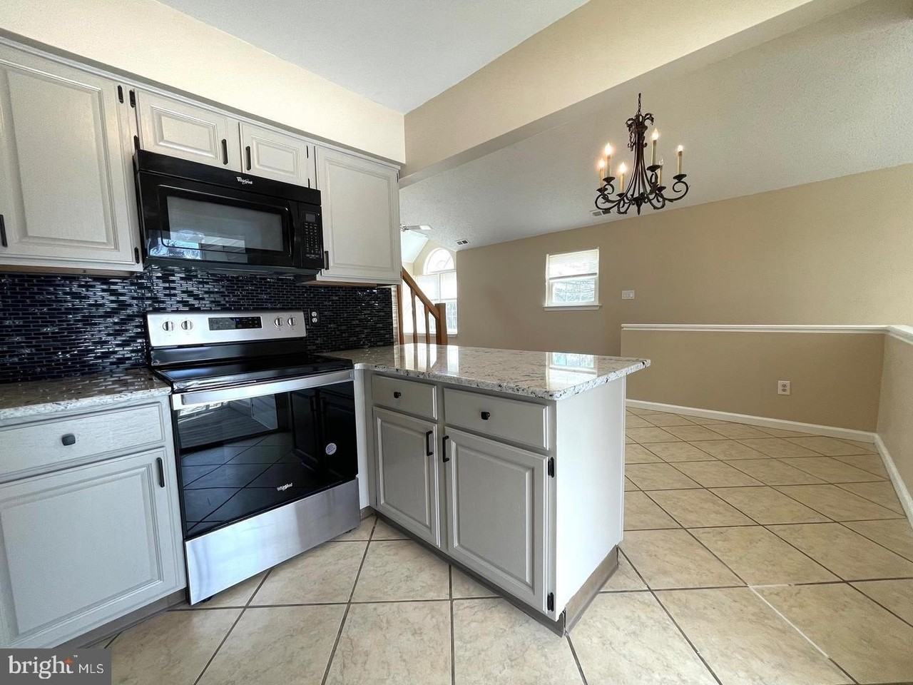 102 Grand Blvd #2 - Photo 5 of 27