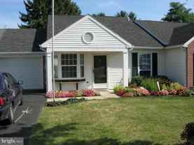 5 Fieldcrest Dr - Photo 1 of 1