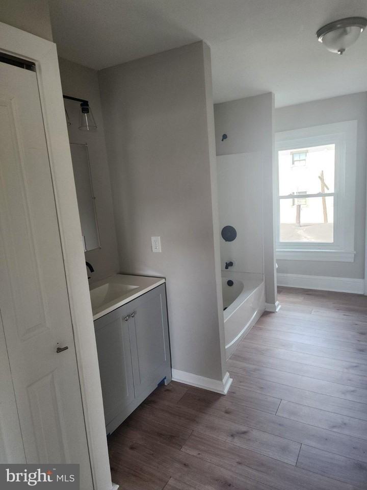 28 N 2nd Ave #3 - Photo 4 of 7
