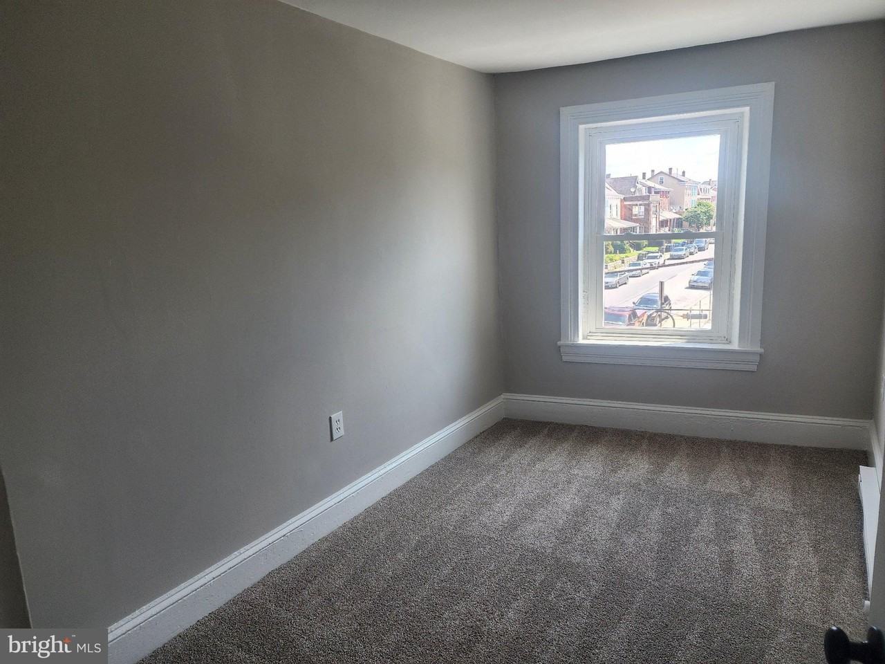 28 N 2nd Ave #3 - Photo 5 of 7
