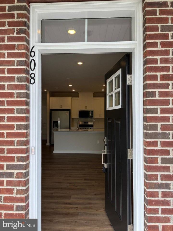 608 Brass Ln - Photo 2 of 21