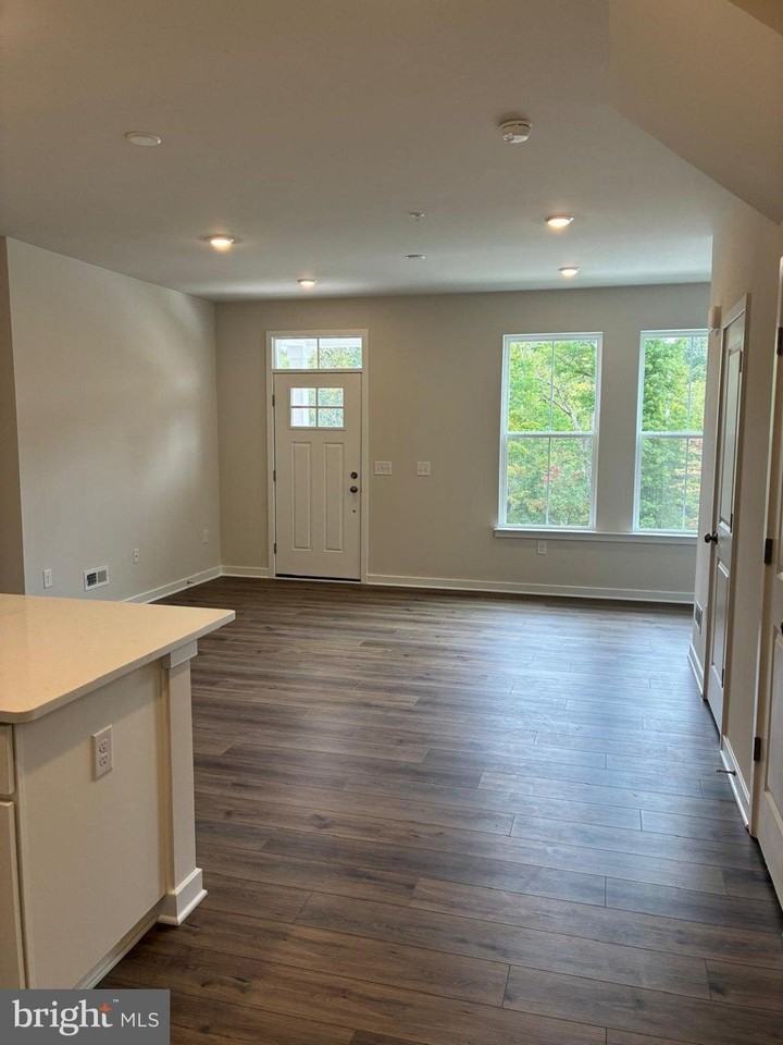 608 Brass Ln - Photo 3 of 21