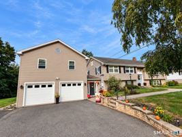 featured image of 271 Vineyard Ave