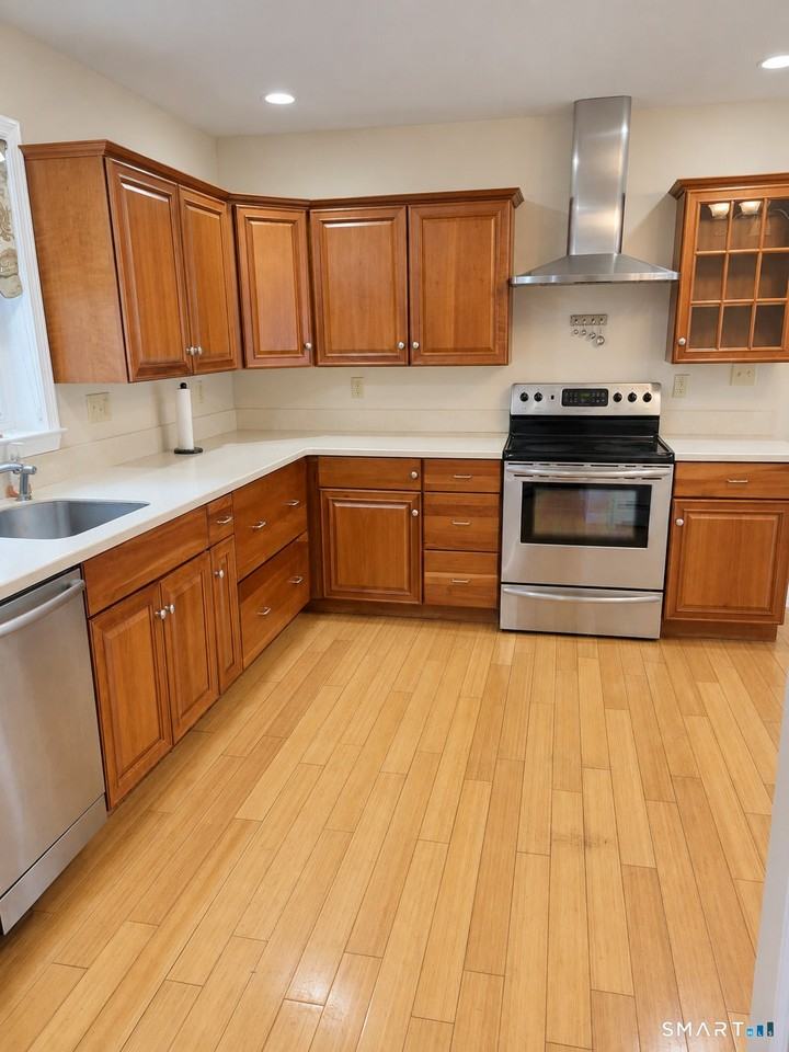 271 Vineyard Ave - Photo 5 of 13