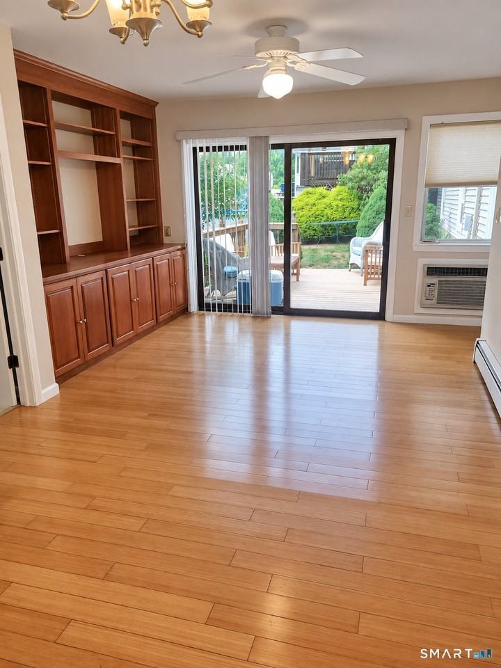 271 Vineyard Ave - Photo 7 of 13