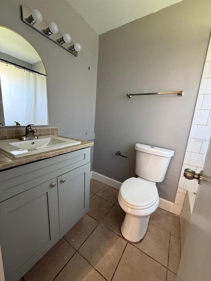 641 Conroy St - Photo 6 of 9