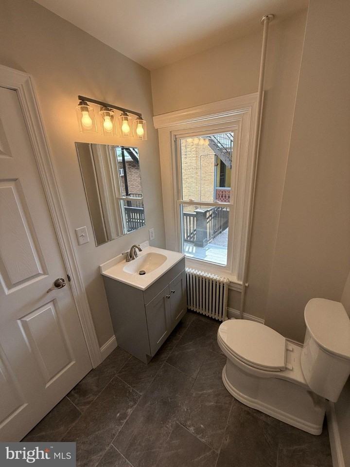 63 King St #4 - Photo 2 of 13