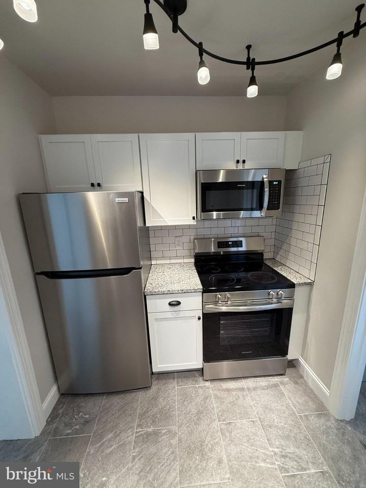 63 King St #4 - Photo 5 of 13