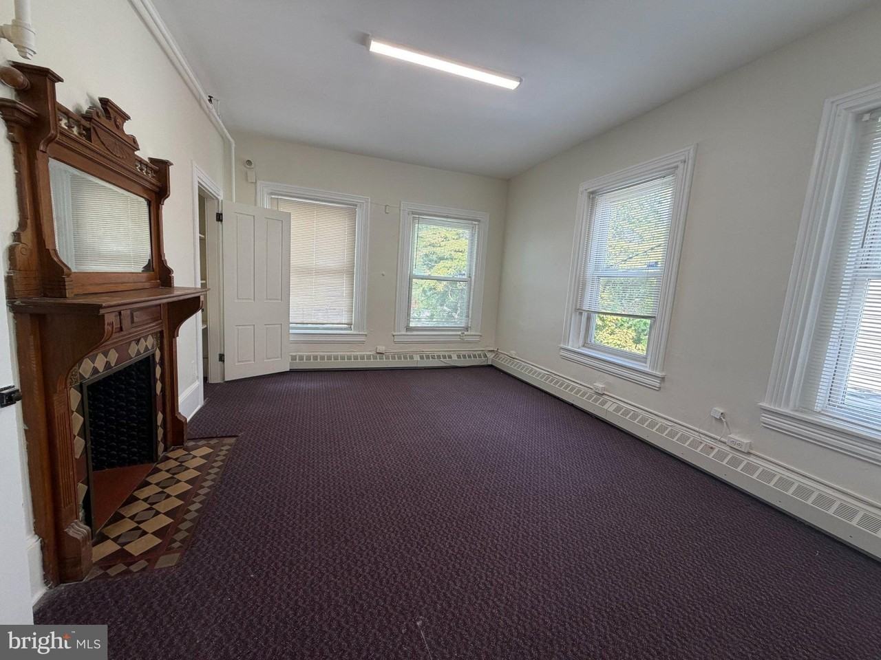 905 Swede St #4 - Photo 5 of 19