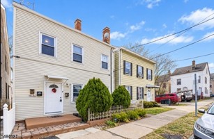 featured image of 236 N 6th St ##1