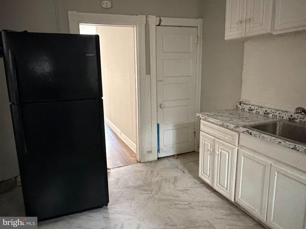 3221 Potter St - Photo 5 of 14