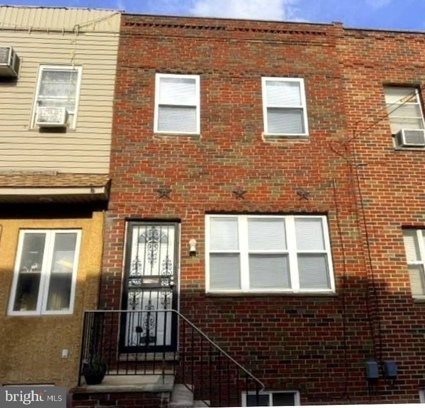 2333 S Bonsall St - Photo 2 of 6