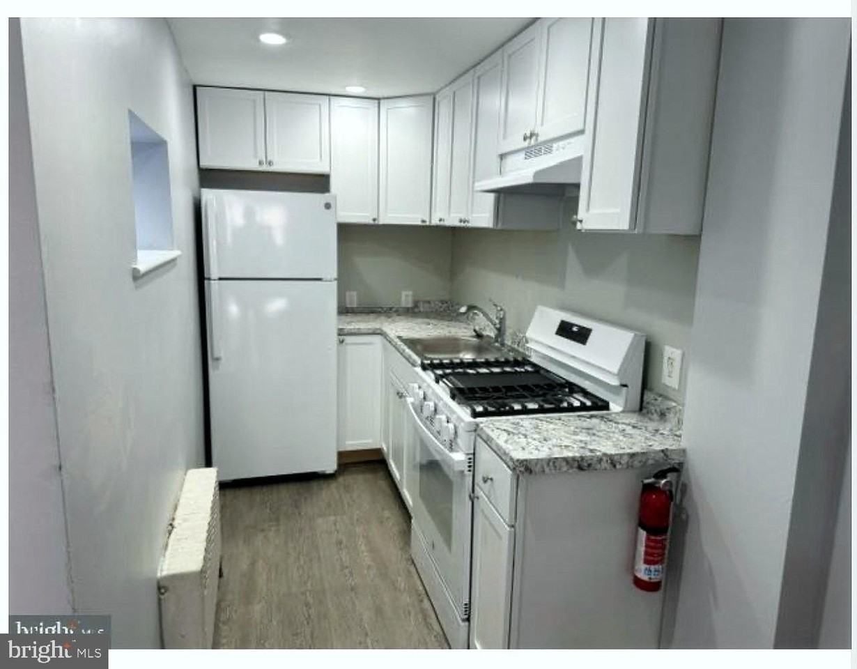 2333 S Bonsall St - Photo 3 of 6